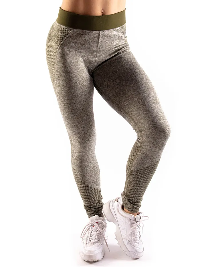 HIGH PERFORMANCE SEAMLESS LEGGINGS - OLIVE