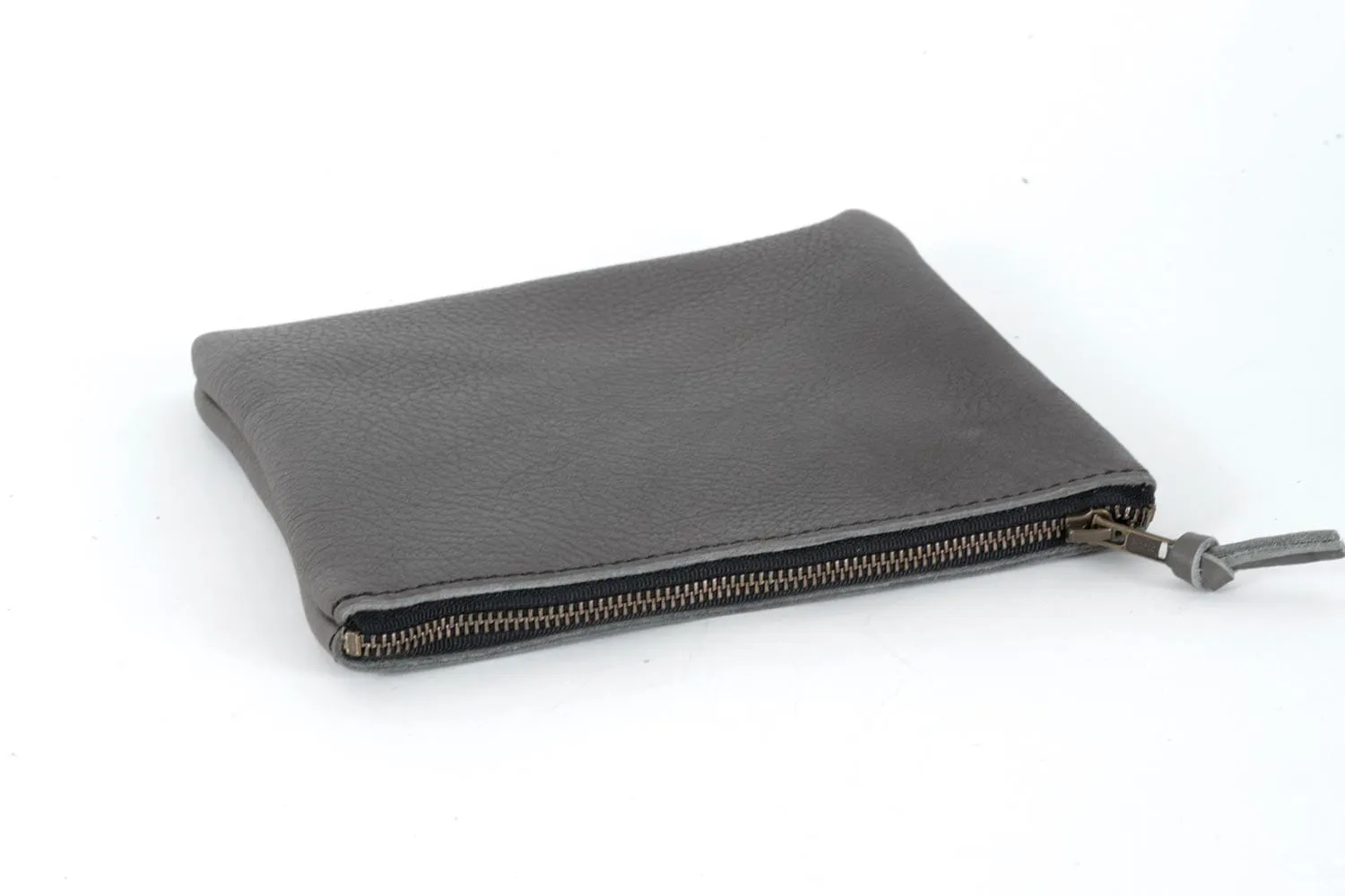 LEATHER TOP ZIPPER POUCH - MEDIUM