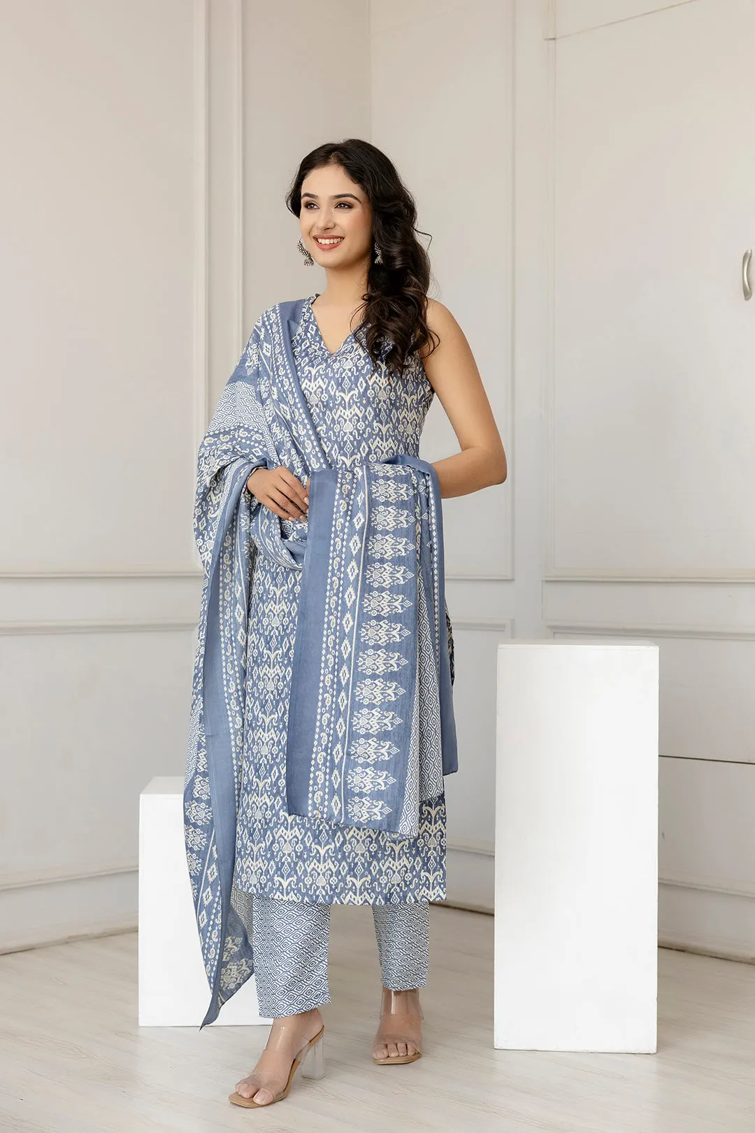 Women Grey Color Printed Straight Kurta With Trouser