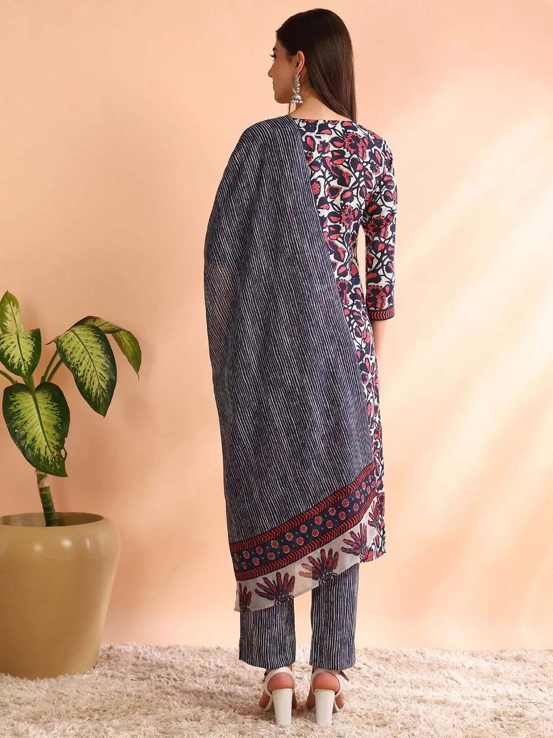 Women Grey Rayon Blend Floral Printed Straight Kurta Trouser With Dupatta