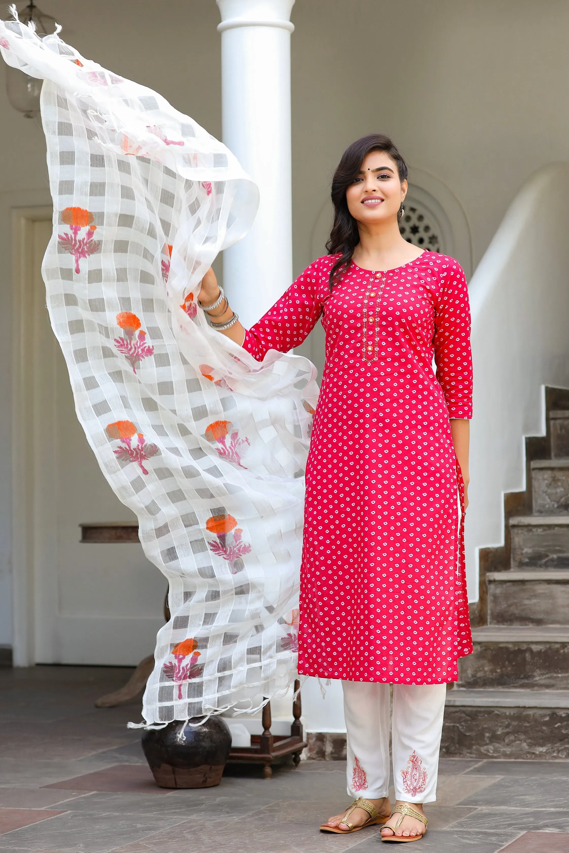 Women Pink & White Bhandhej Printed Dupatta Set