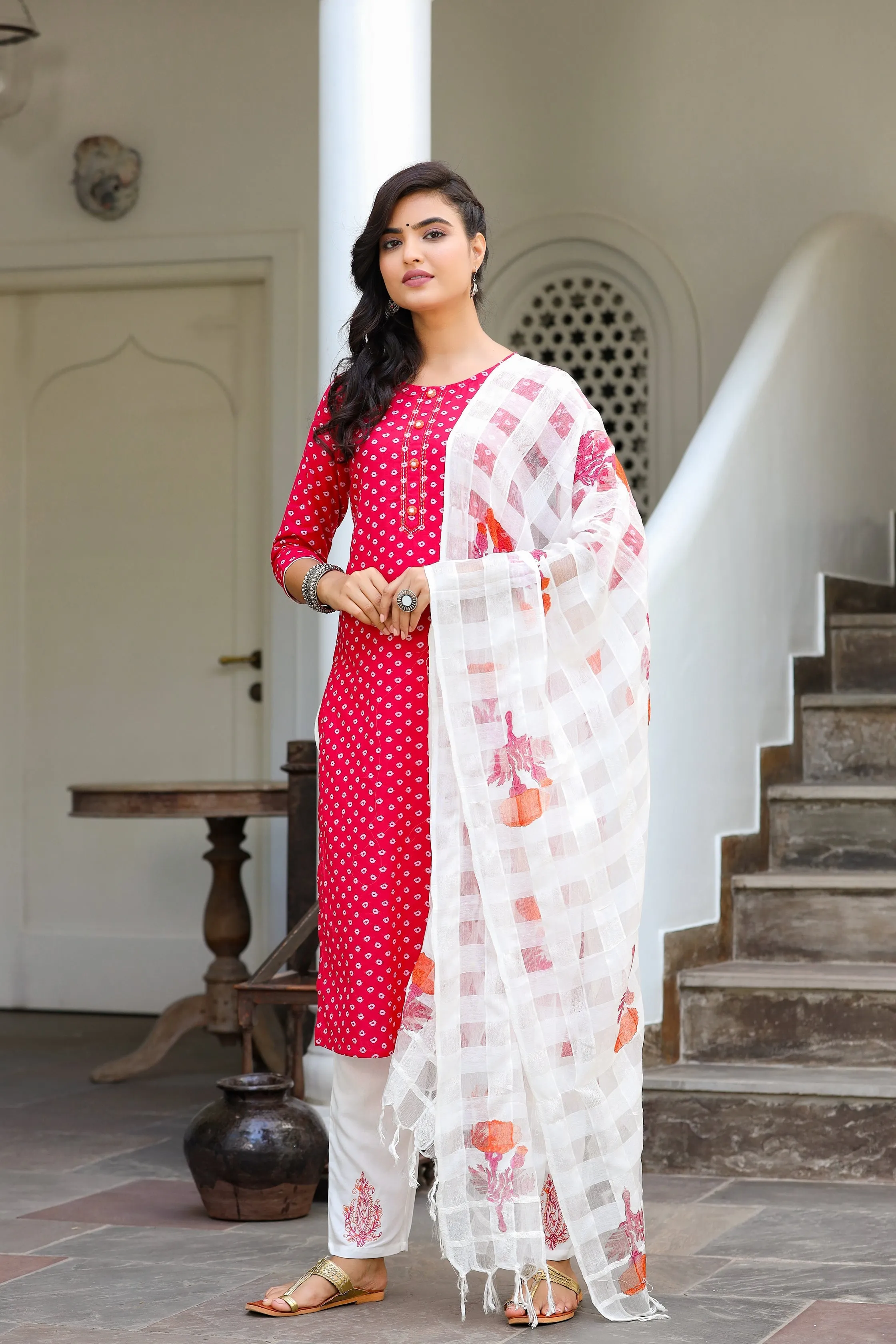 Women Pink & White Bhandhej Printed Dupatta Set